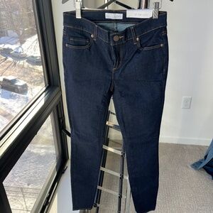 Ann Taylor Loft legging Jean in dark blue rinse wash 24/00